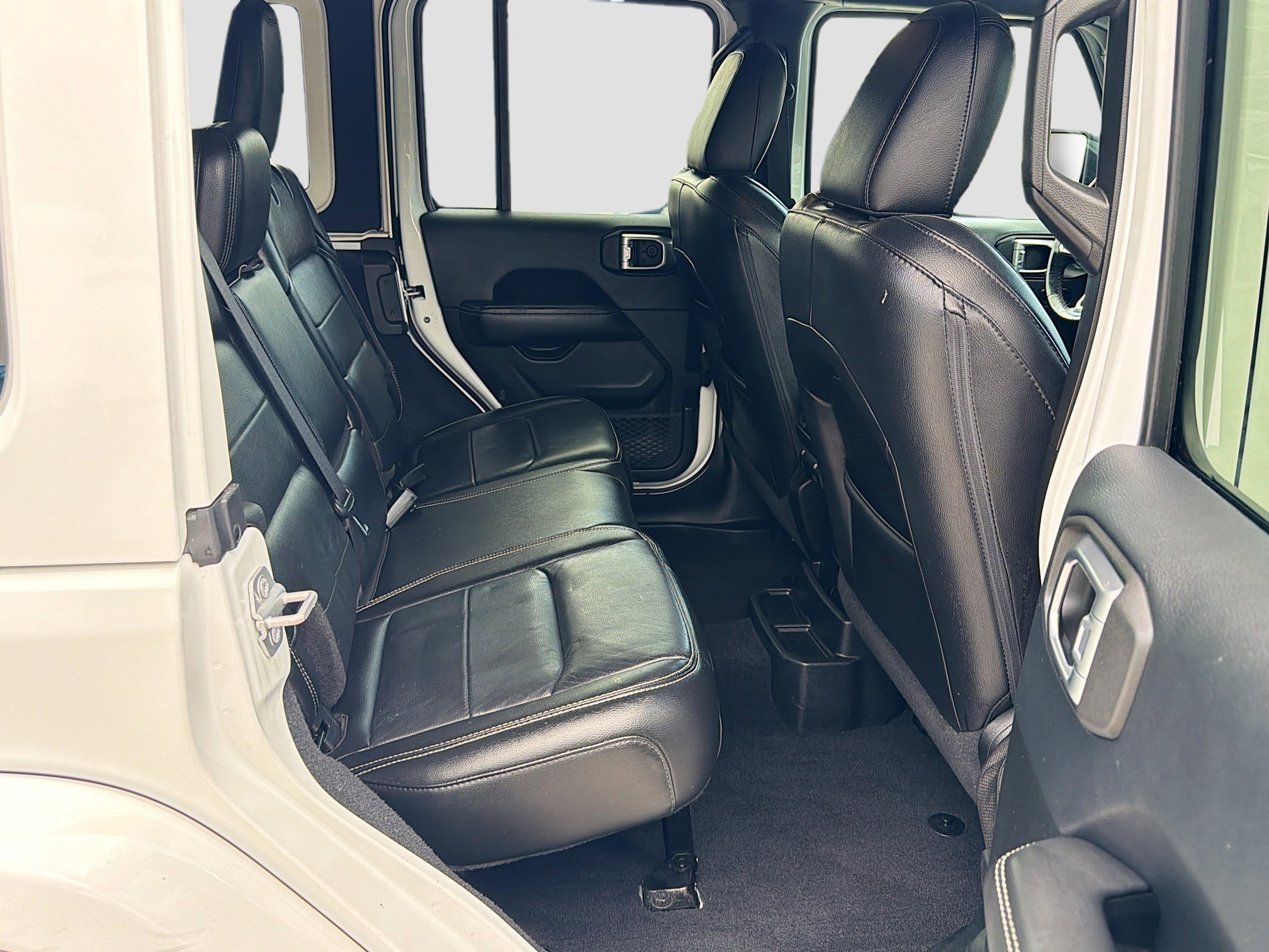Used 2019 Jeep Wrangler Unlimited Sahara AWD/4WD image 29