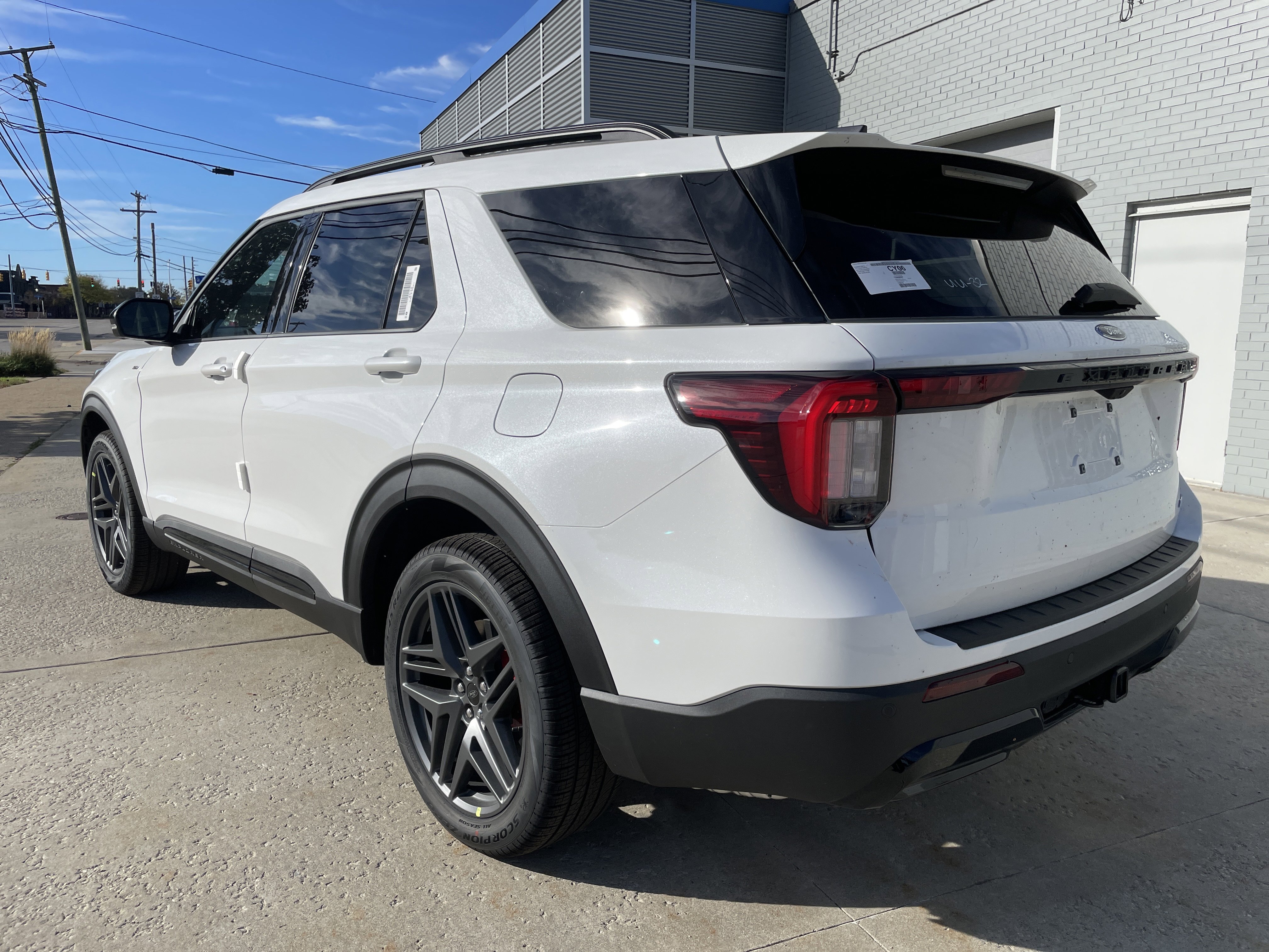 New 2026 Ford Explorer ST-Line image 6