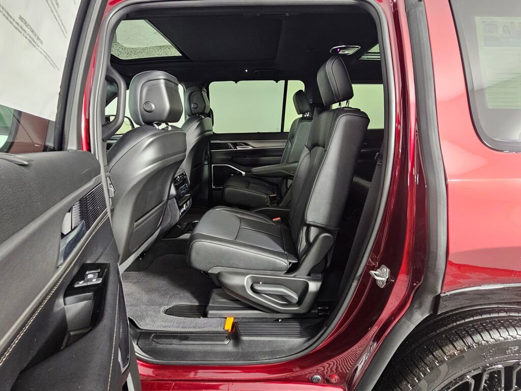 New 2026 Jeep Grand Wagoneer Limited AWD/4WD image 35