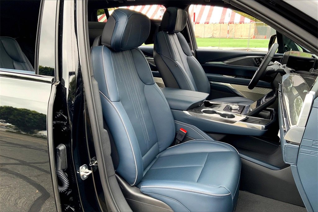 New 2026 Cadillac Escalade IQ Sport 2 w/ LPO, ONYX Package image 36