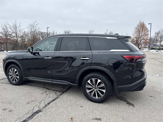 Used 2023 INFINITI QX60 Pure image 3