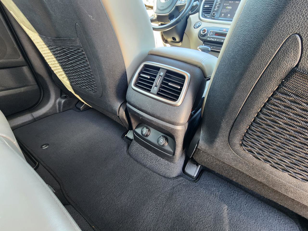 Used 2019 Kia Sorento EX image 30