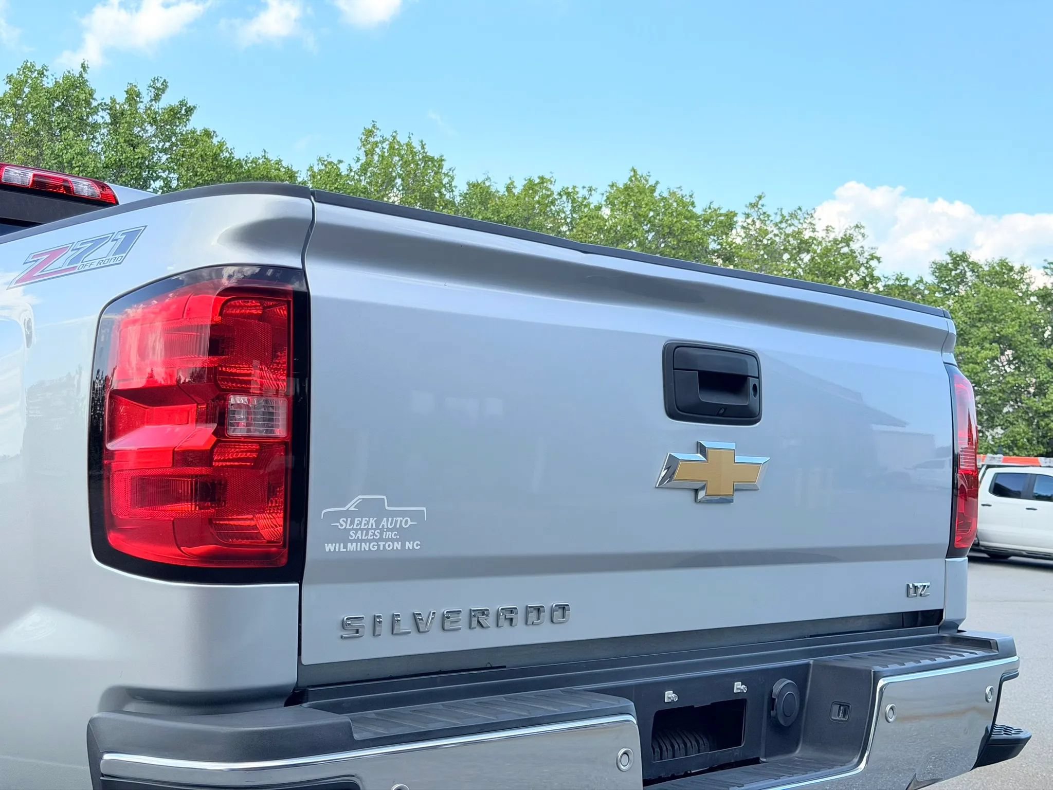 Used 2017 Chevrolet Silverado 2500 LTZ w/ Duramax Plus Package AWD/4WD image 16