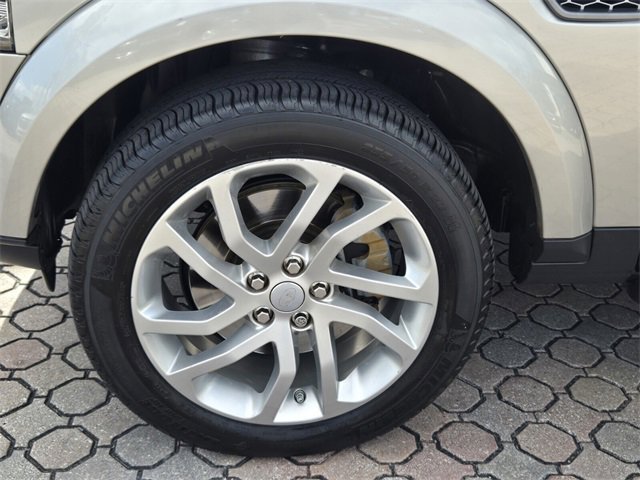 Used 2016 Land Rover LR4 HSE image 14