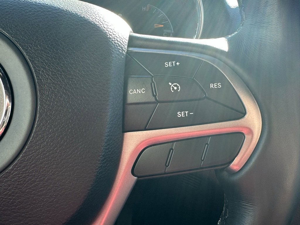 Used 2022 Jeep Grand Cherokee Laredo X image 23