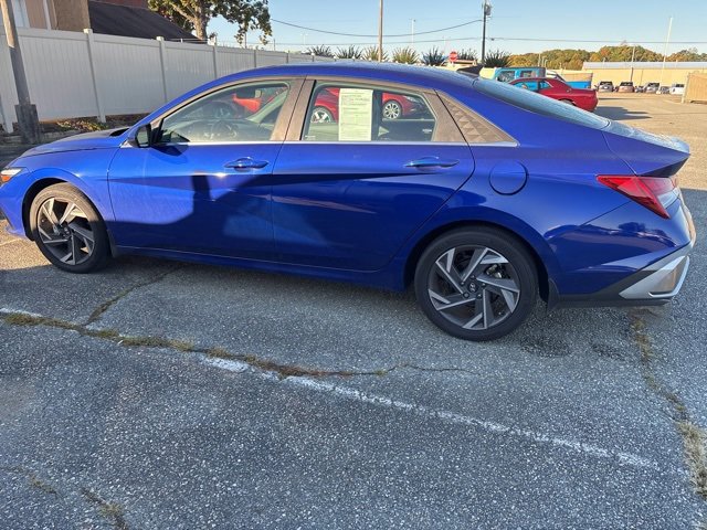 Used 2024 Hyundai Elantra SEL w/ Convenience Package