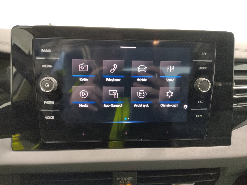 Used 2025 Volkswagen Jetta SE w/ Sunroof Package image 25