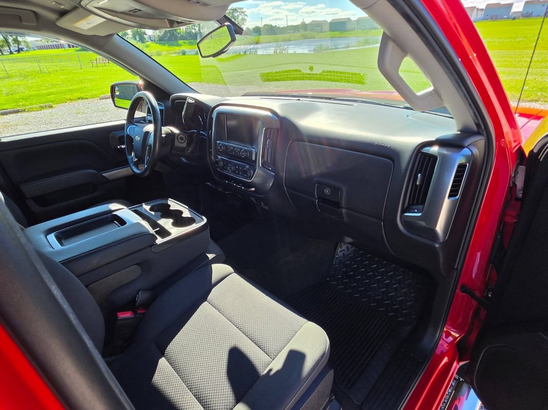 Used 2017 Chevrolet Silverado 1500 LT w/ All Star Edition AWD/4WD image 15
