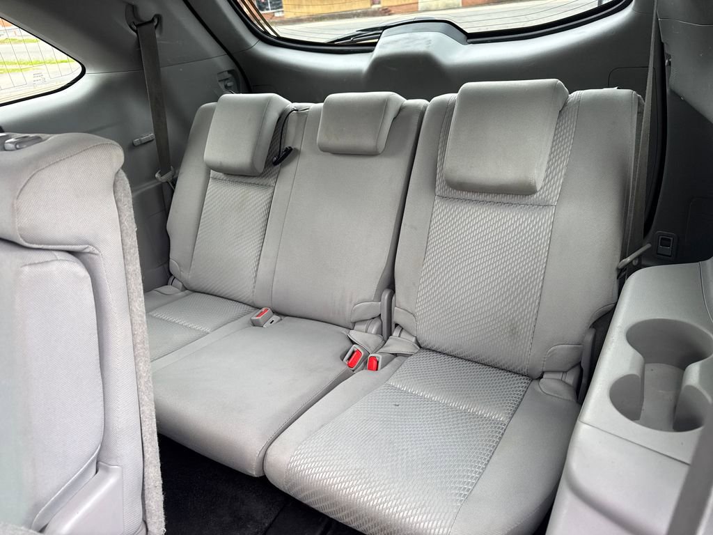 Used 2019 Toyota Highlander LE AWD/4WD image 35