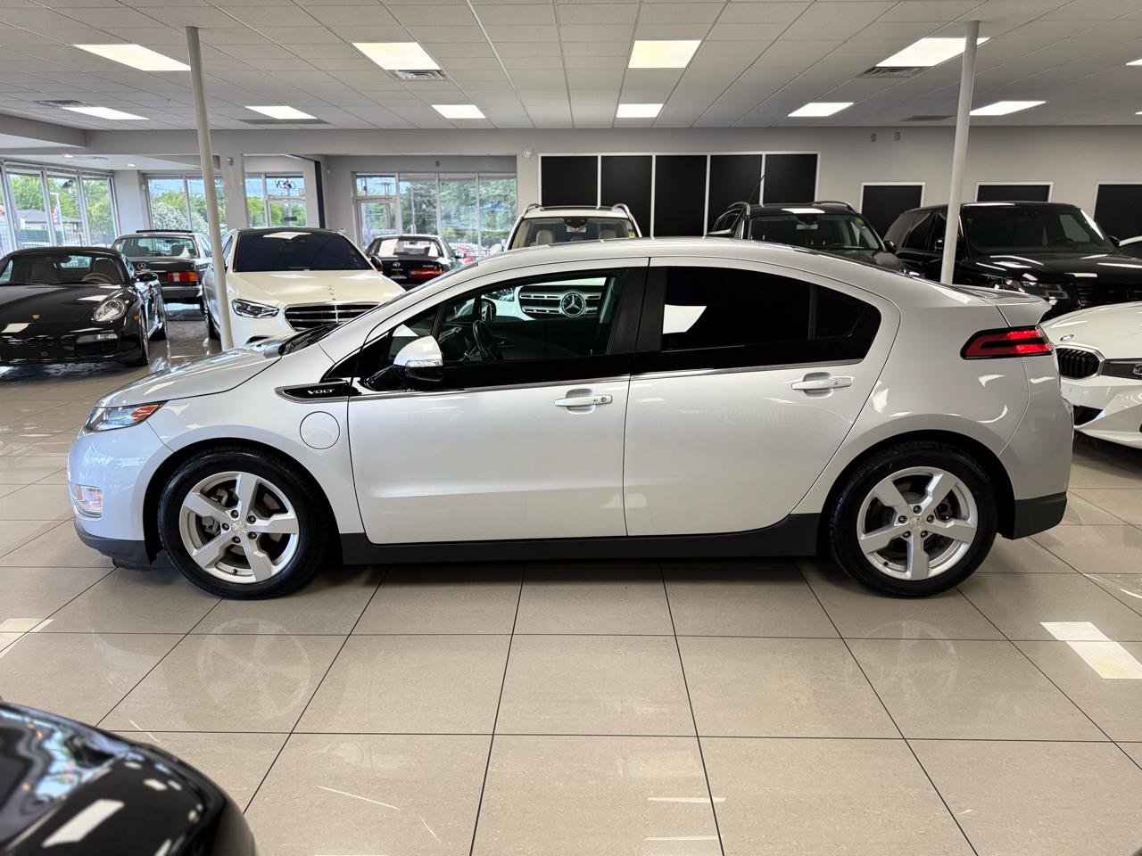 Used 2014 Chevrolet Volt FWD image 7