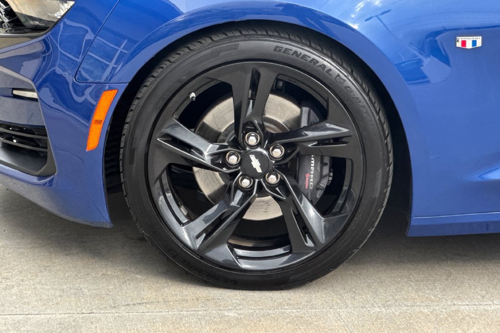 Used 2019 Chevrolet Camaro SS RWD image 30