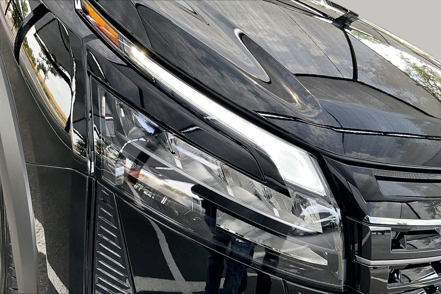 New 2026 Nissan Pathfinder SL FWD image 13