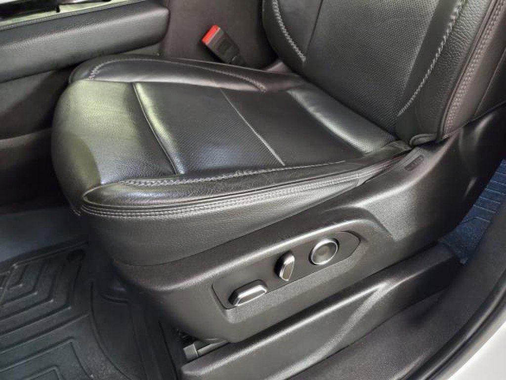 Used 2021 GMC Yukon Denali w/ Denali Premium Package image 19