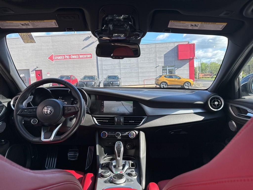 Used 2023 Alfa Romeo Giulia Veloce image 34