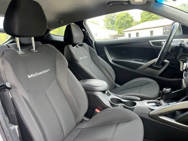 Used 2017 Hyundai Veloster FWD image 21