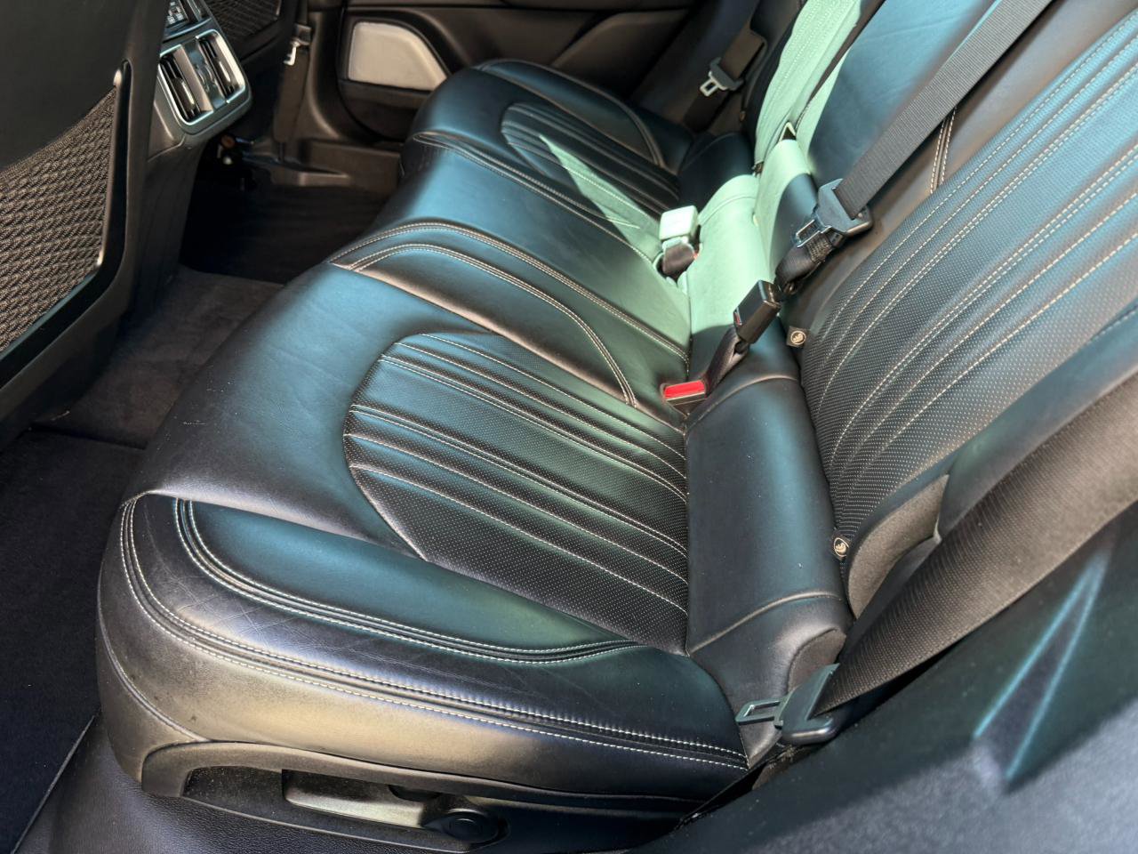 Used 2019 Maserati Levante GranLusso AWD/4WD image 27
