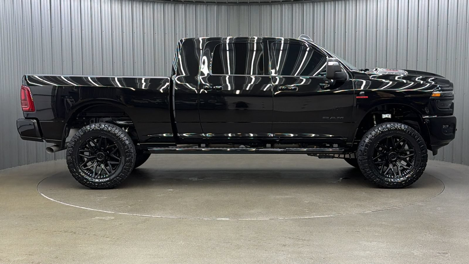 Used 2025 RAM 2500 Laramie w/ Night Edition AWD/4WD image 6