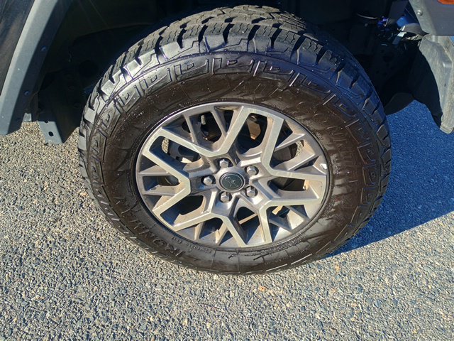 Used 2025 Jeep Wrangler Unlimited Sahara AWD/4WD image 10