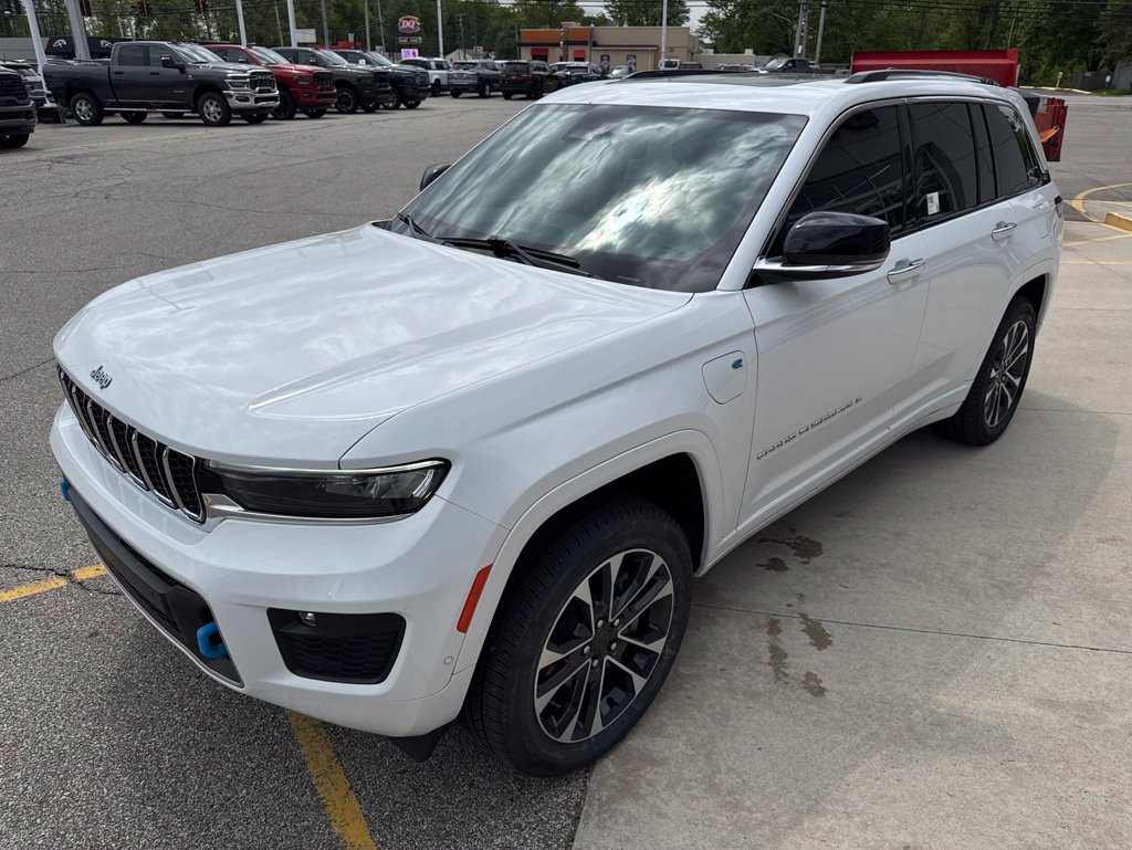 Used 2022 Jeep Grand Cherokee Overland AWD/4WD image 11