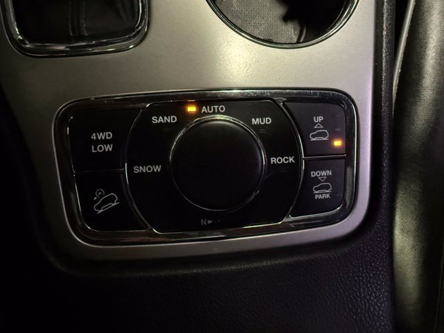Used 2019 Jeep Grand Cherokee Overland AWD/4WD image 37