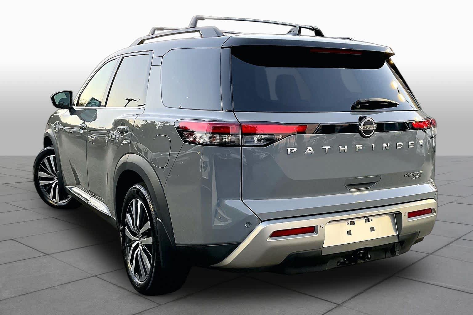 Used 2022 Nissan Pathfinder Platinum w/ Cargo Package AWD/4WD image 11