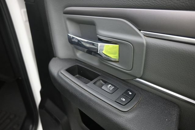Used 2022 RAM 1500 Classic SLT AWD/4WD image 31