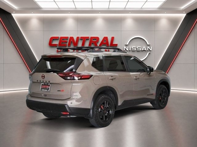 Used 2025 Nissan Rogue SV AWD/4WD image 4
