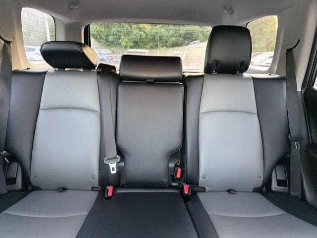 Used 2018 Toyota 4Runner SR5 Premium AWD/4WD image 28
