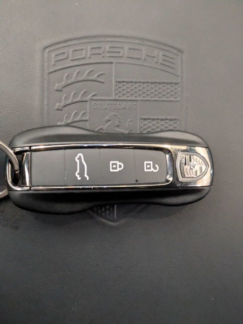 Used 2025 Porsche Cayenne Turbo AWD/4WD image 36