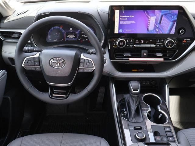 New 2026 Toyota Highlander Platinum AWD/4WD image 15