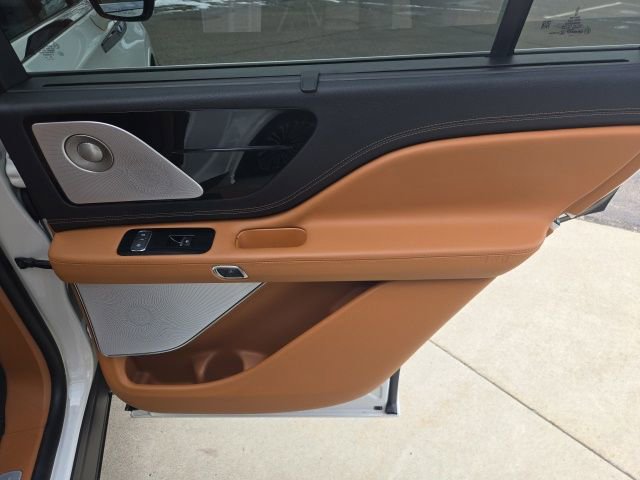 Certified 2023 Lincoln Aviator Black Label w/ Dynamic Handling Package image 27