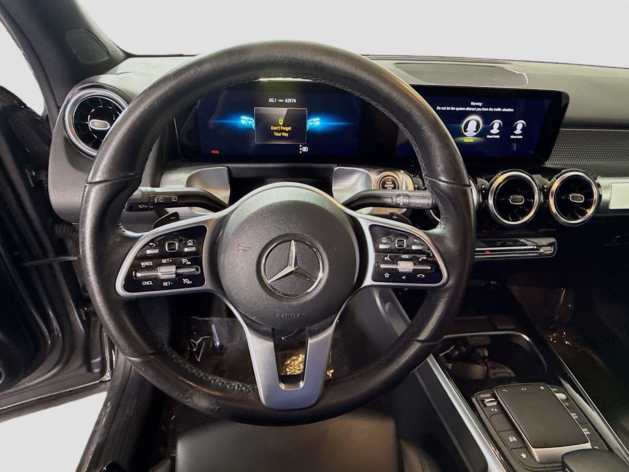 Used 2022 Mercedes-Benz GLB 250 w/ Premium Package Lite image 13