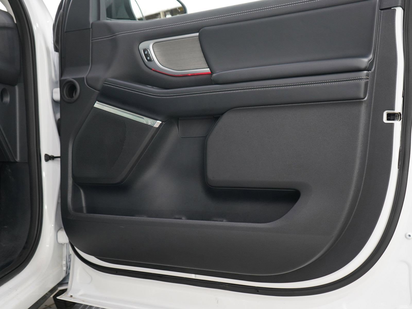 Used 2025 Ford Expedition Max Platinum AWD/4WD image 11