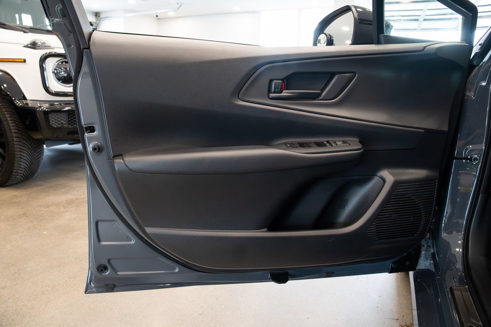 Used 2024 Toyota Prius Prime FWD image 16