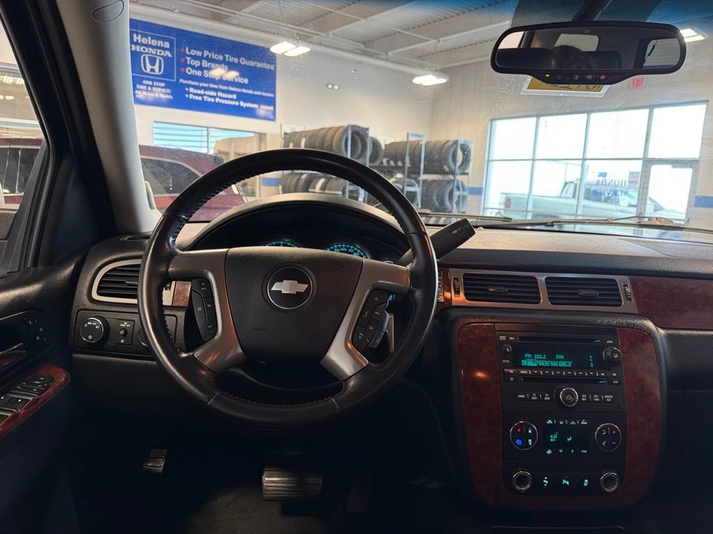 Used 2013 Chevrolet Suburban LT w/ Luxury Package AWD/4WD image 10