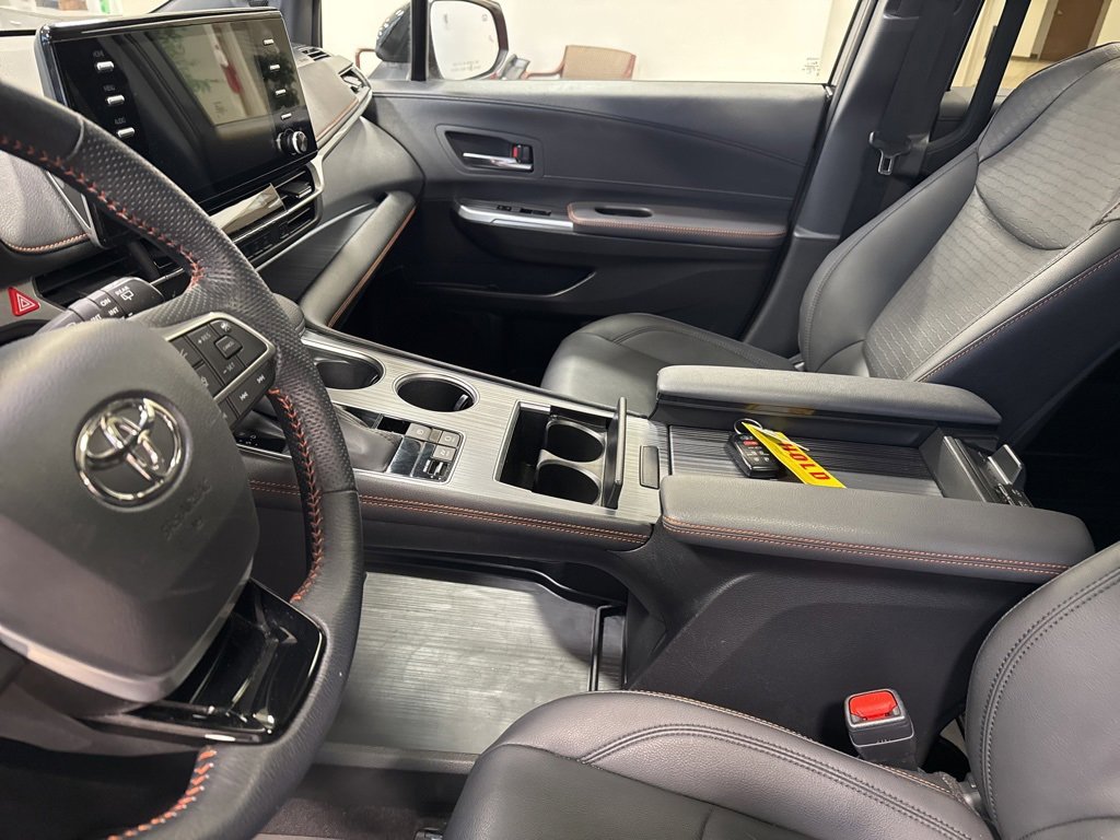 Used 2022 Toyota Sienna XSE image 12