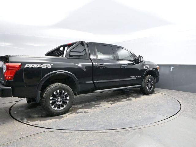 Used 2016 Nissan Titan PRO-4X w/ Pro-4x Convenience Package AWD/4WD image 10