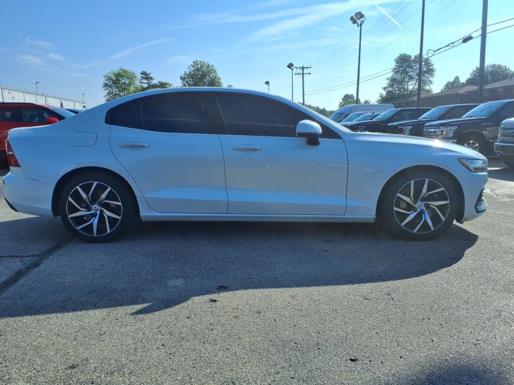 Used 2020 Volvo S60 T5 Momentum w/ Protection Package Premier image 2