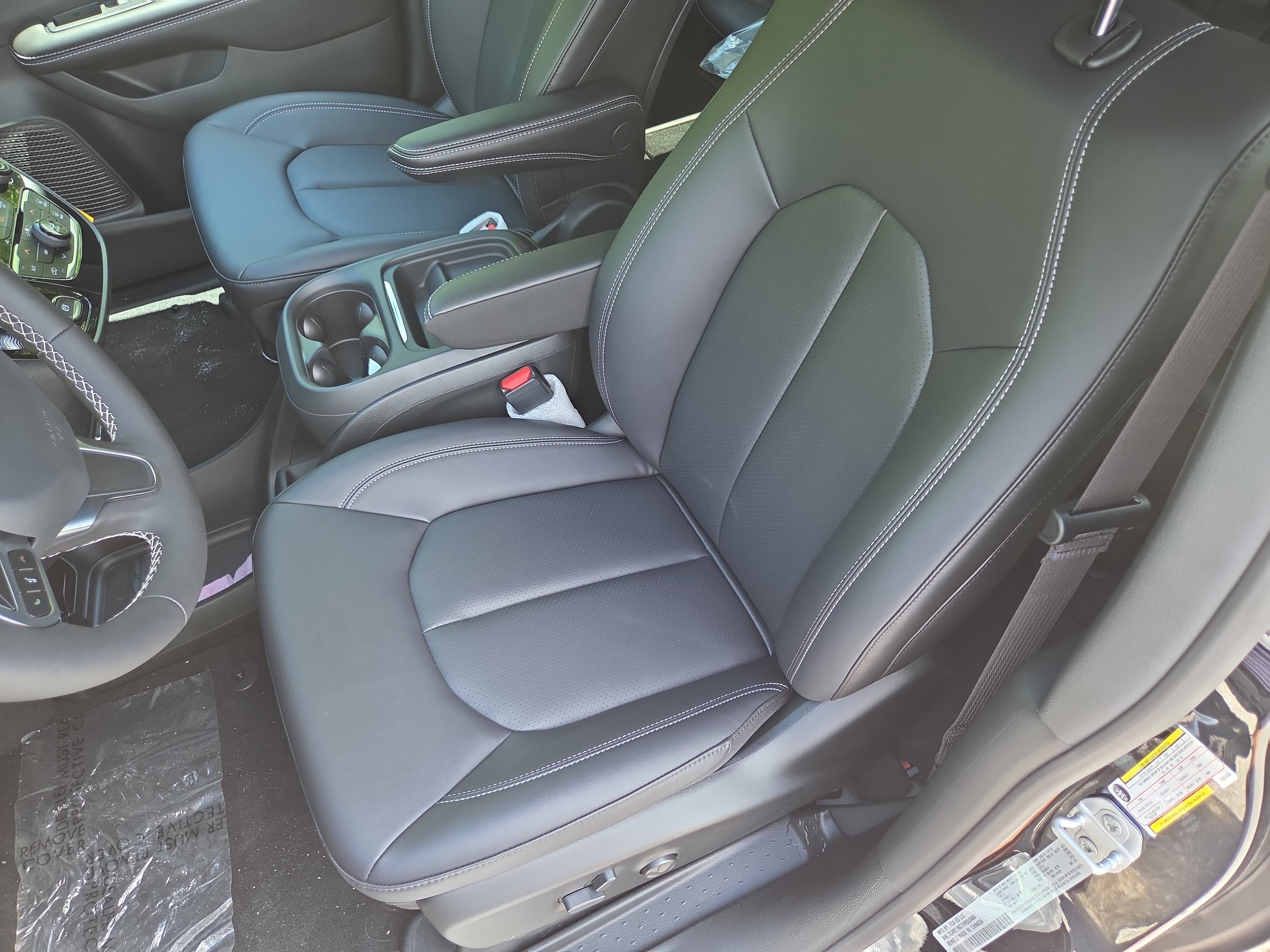 New 2027 Chrysler Pacifica Select FWD image 6