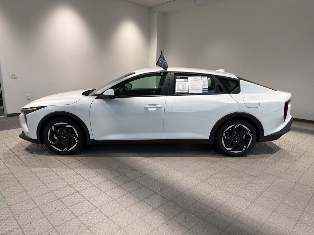 Used 2025 Kia K4 EX image 2