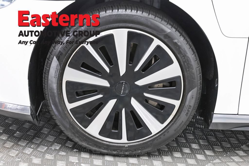 Used 2024 Lucid Air Pure RWD image 29