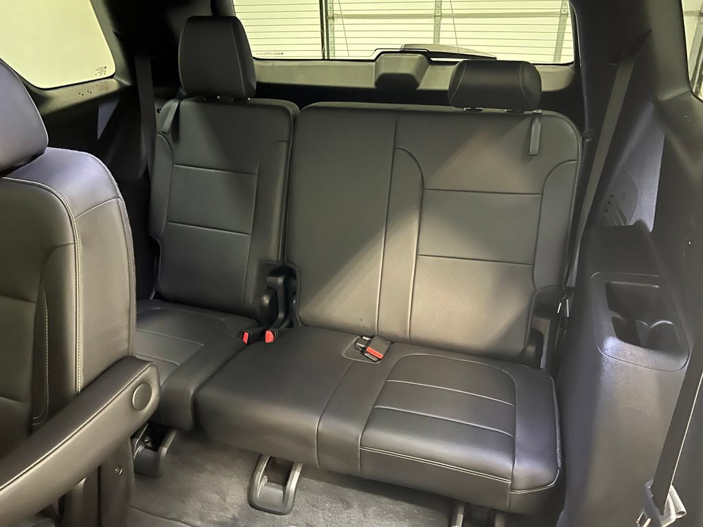 Used 2023 Chevrolet Traverse LT FWD image 28