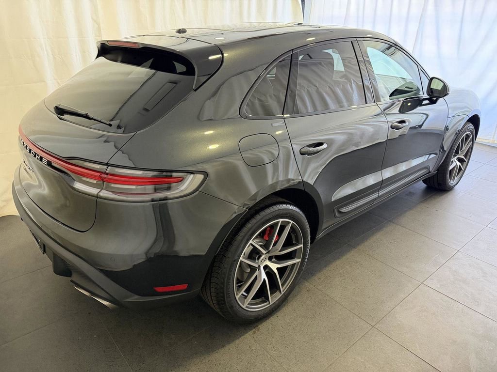 Certified 2022 Porsche Macan S image 9