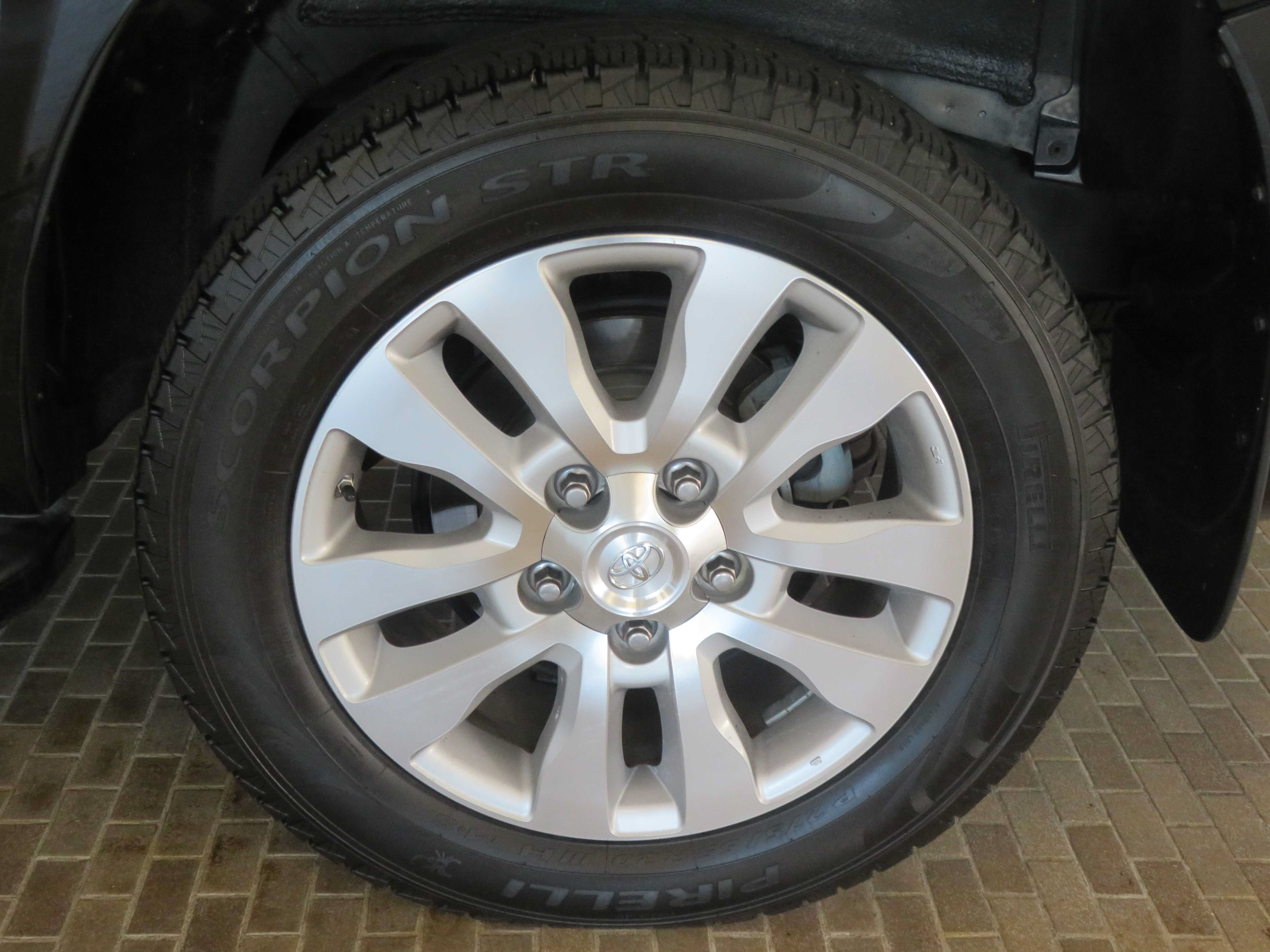 Used 2017 Toyota Sequoia Platinum RWD image 8