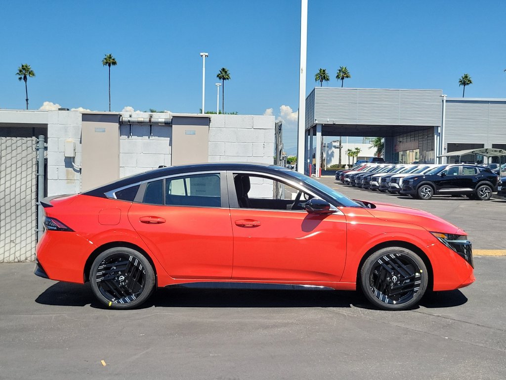 New 2027 Nissan Sentra SR FWD image 18