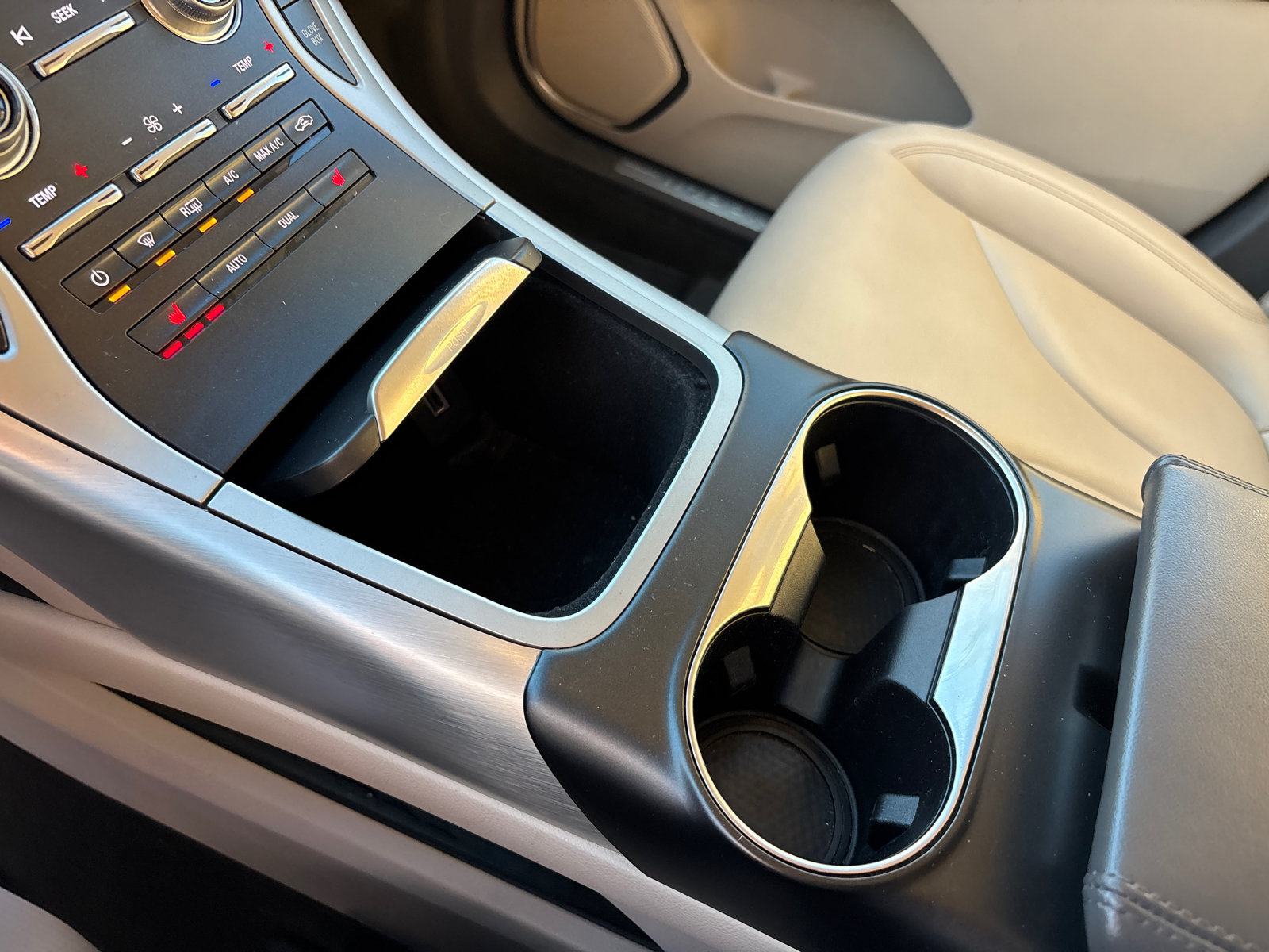Certified 2019 Lincoln Nautilus Premier AWD/4WD image 22