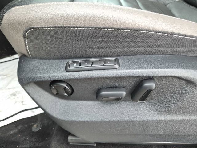 Used 2021 Volkswagen Atlas Cross Sport SEL Premium R-Line image 18