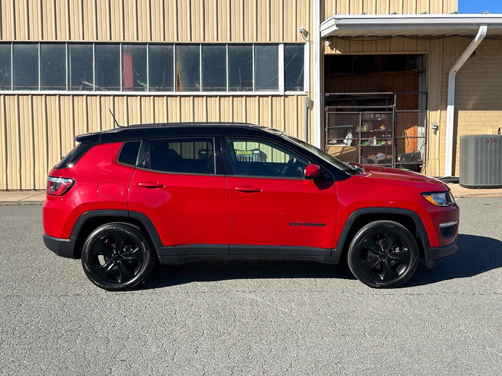 Used 2019 Jeep Compass Latitude FWD image 10