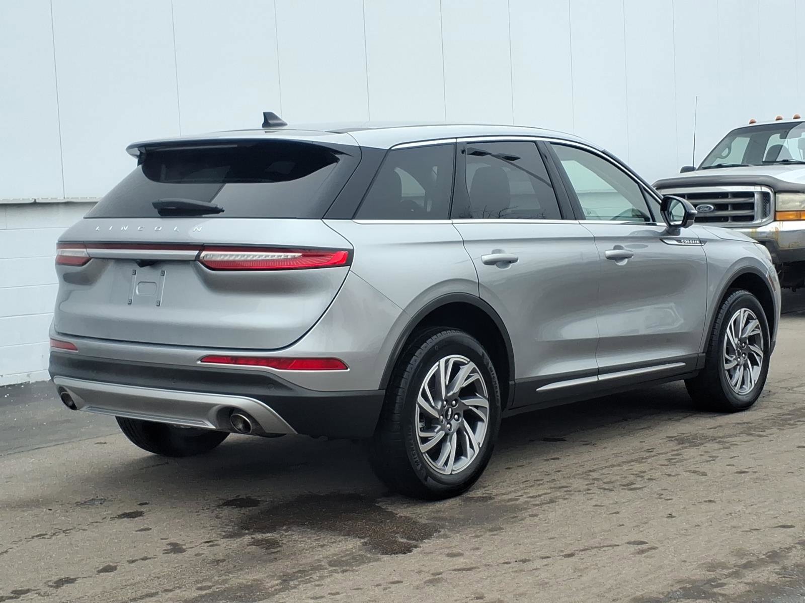 Certified 2023 Lincoln Corsair Standard w/ Equipment Group 101A image 6