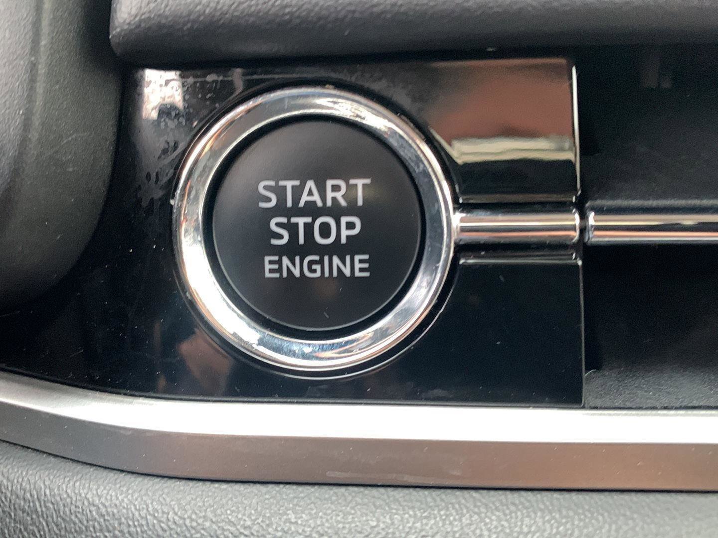 Used 2024 Mitsubishi Outlander SE image 8